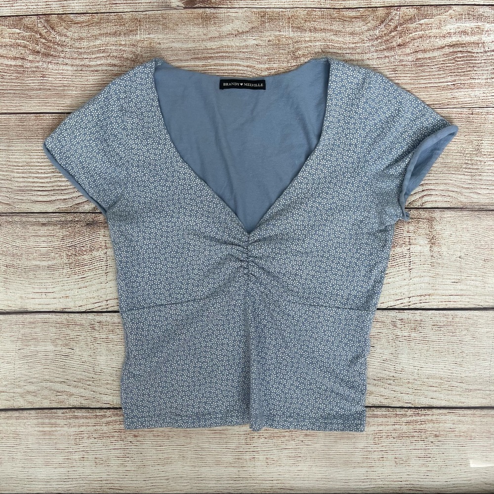Brandy Melville daisy white blue babydoll shirt
